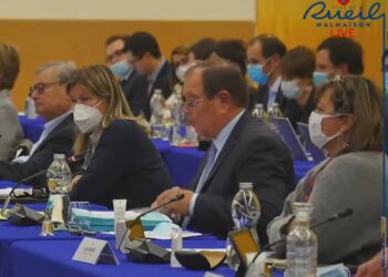 « Moi je ne suis pas un spécialiste du numérique, je sais à peine me servir de mon portable et je suis très heureux comme ça »