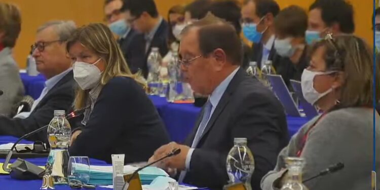 « Moi je ne suis pas un spécialiste du numérique, je sais à peine me servir de mon portable et je suis très heureux comme ça »