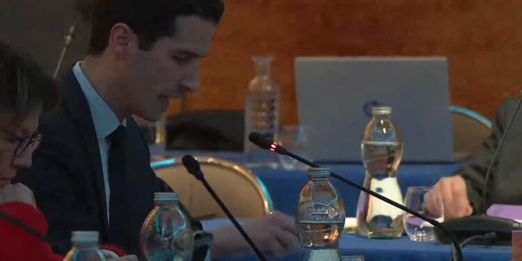 Préemption : le maire s&rsquo;oppose à l&rsquo;installation d&rsquo;une boutique « d&rsquo;habillement, librairie, parfumerie et autres articles religieux » en centre-ville