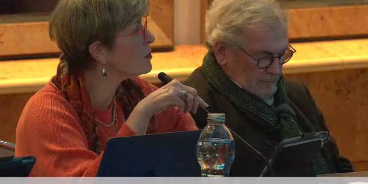 Immobilier : le maire interrompt brutalement Francine Paponnaud (opposition REEL) qui s&rsquo;oppose à la vente d&rsquo;un pavillon en dessous du prix fixé par les domaines