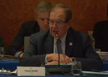 « ce problème réel d&rsquo;approche de la nourriture est un problème d&rsquo;éducation des enfants. Nous ne sommes pas nous là pour éduquer les enfants. Ce n&rsquo;est pas notre rôle, c&rsquo;est le rôle des parents »