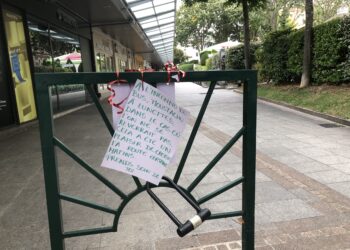 Message à l&rsquo;inconnu du bus, moustachu à lunettes