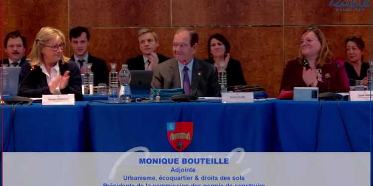 Rueil du nord : Interruption du conseil pour applaudir notre dirigeant bien-aimé Patrick Ollier décoré par le Président de la République