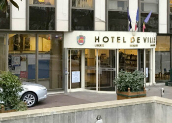 Véhicule de « service » du maire : un usage 24/24 et 7/7 avec remisage du véhicule à son domicile et l&rsquo;autorisation de circuler dans toute la France